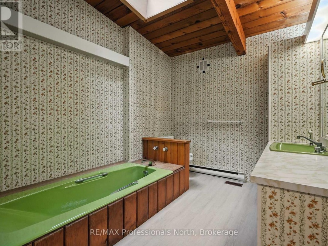 64 WOODLAND DRIVE, 