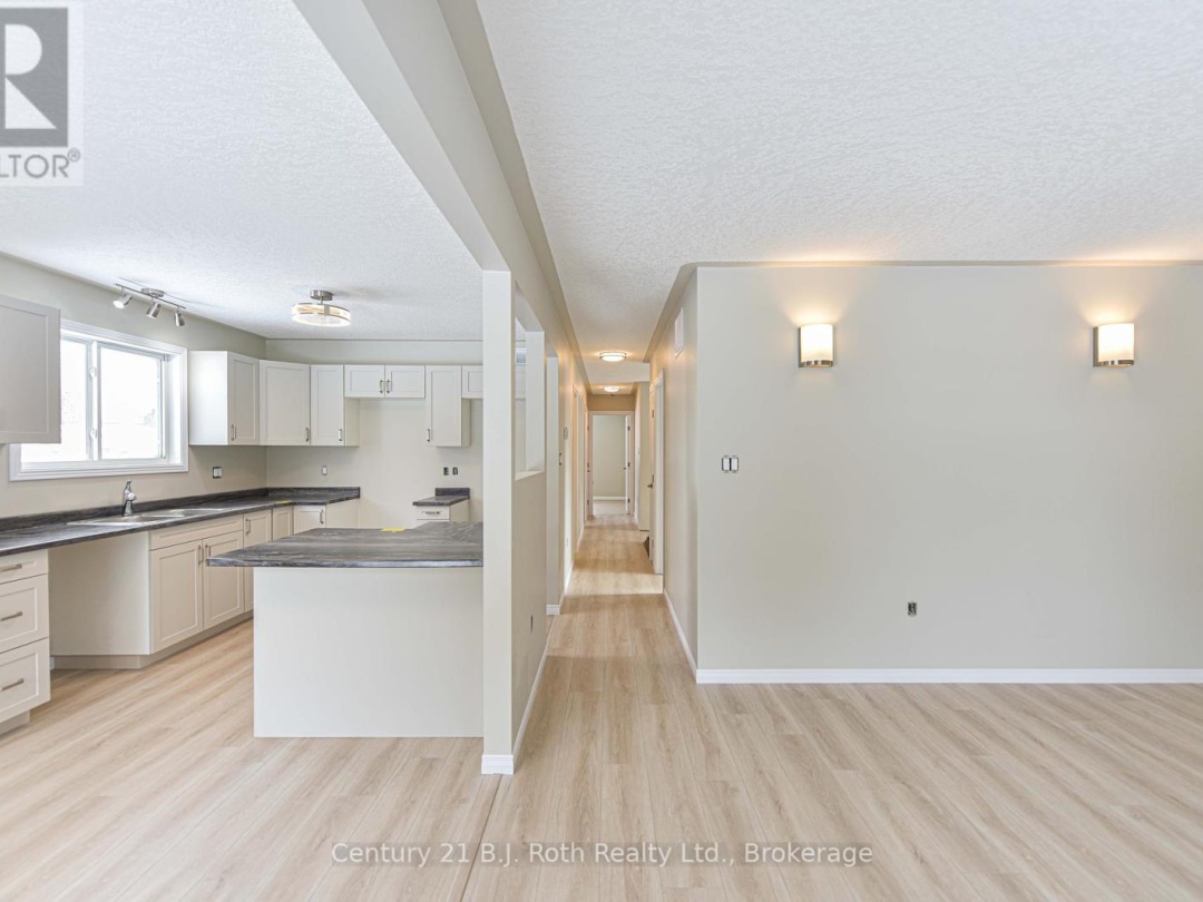 3382 Azcona Avenue, Severn
