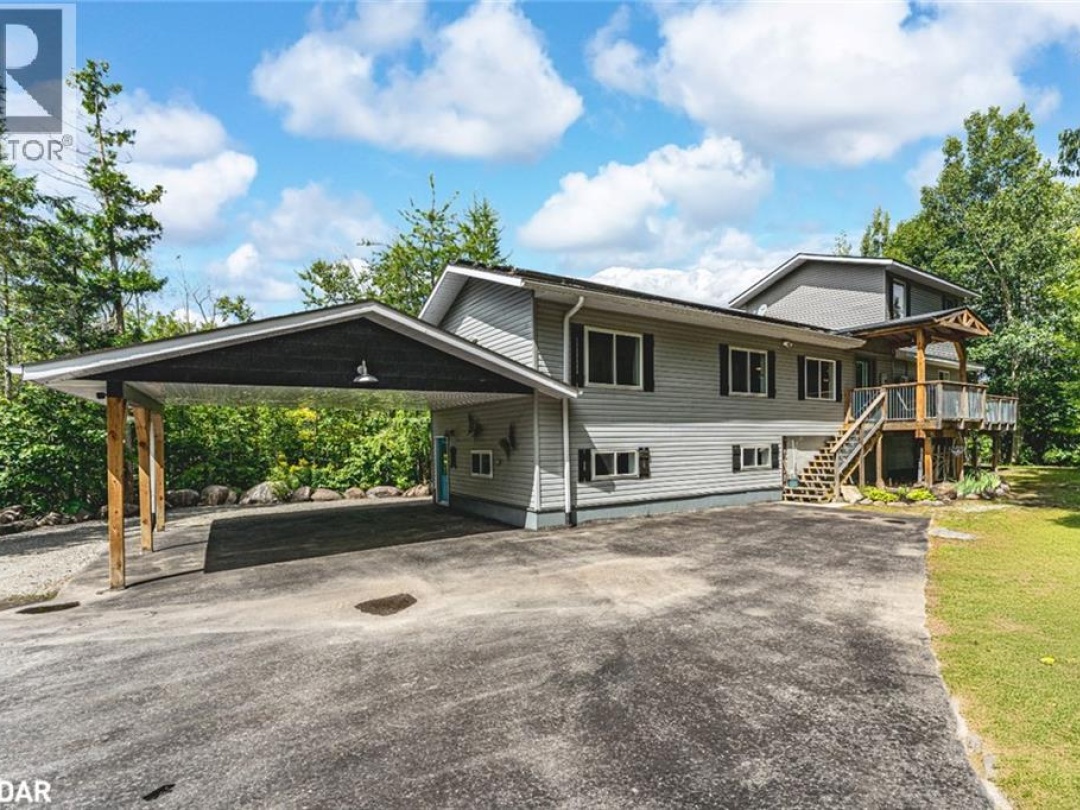 36 MEADOWS Avenue, 