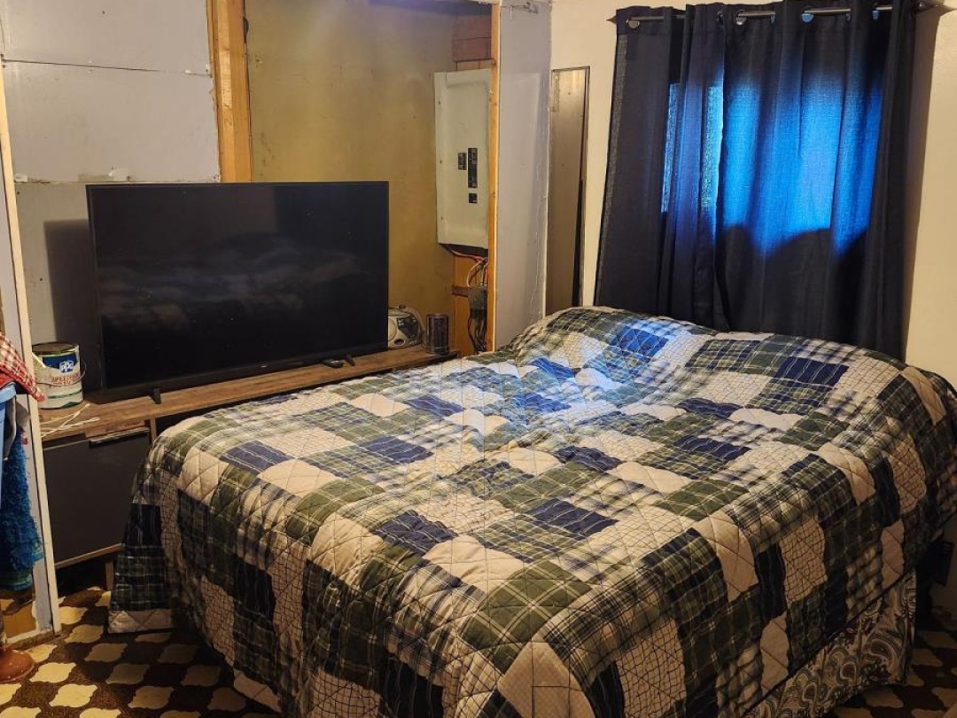 1172 CRYSTAL LAKE ROAD, 