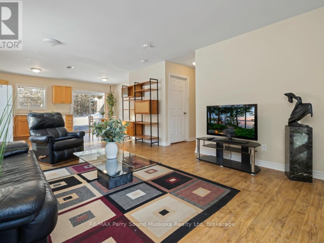 17 - 25 SEGUIN PLACE, 