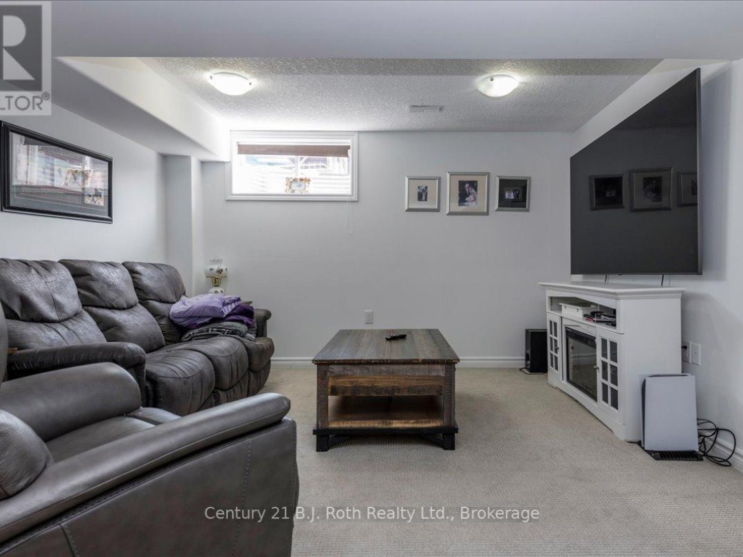 4 SHEPPARD DRIVE, 
