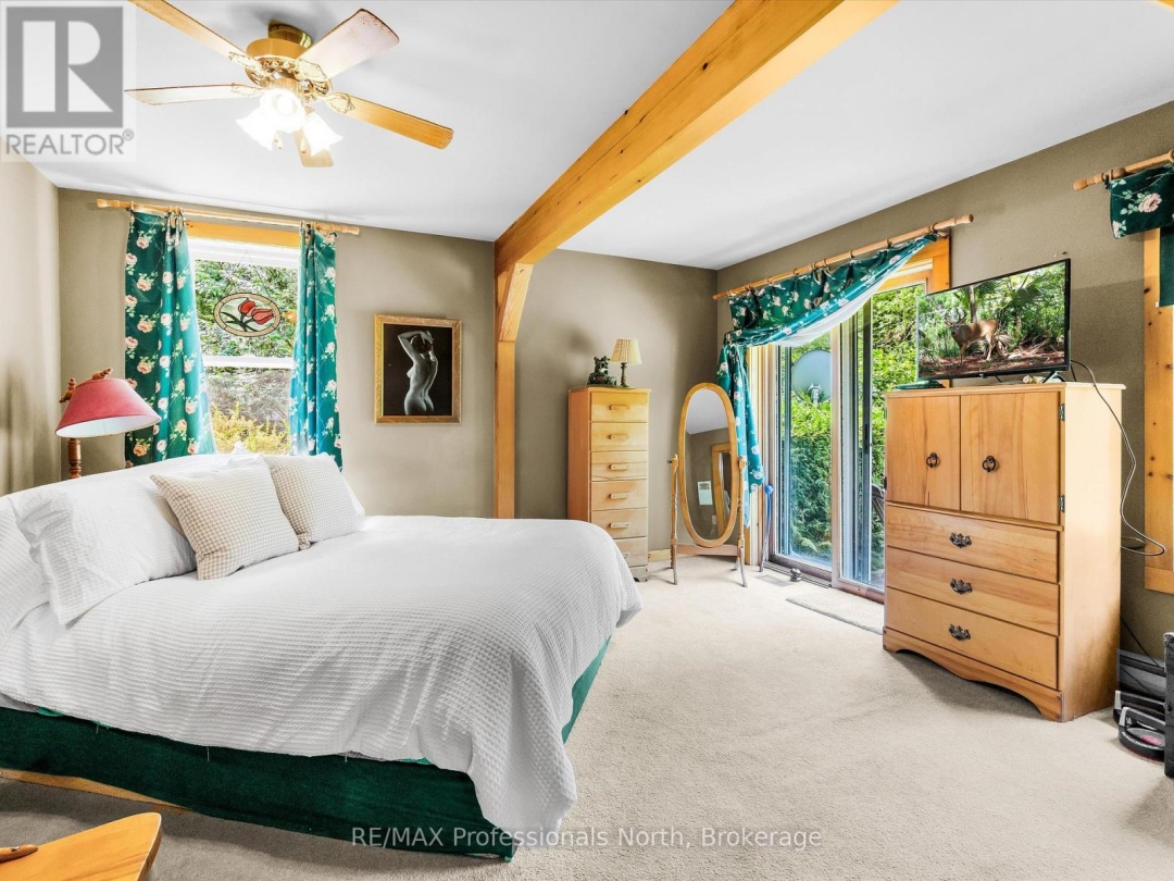 1069 KIRK LINE E, 