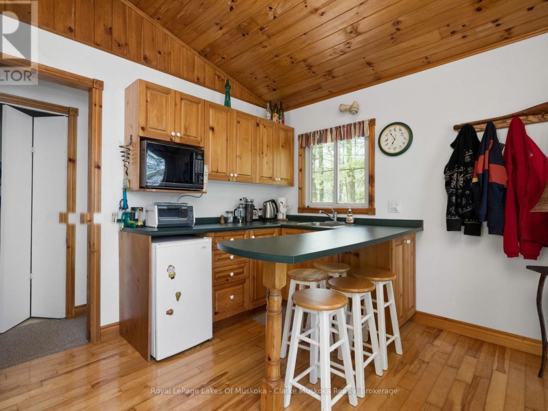 185 WOODLAND TRAIL, Gloucester Pool
