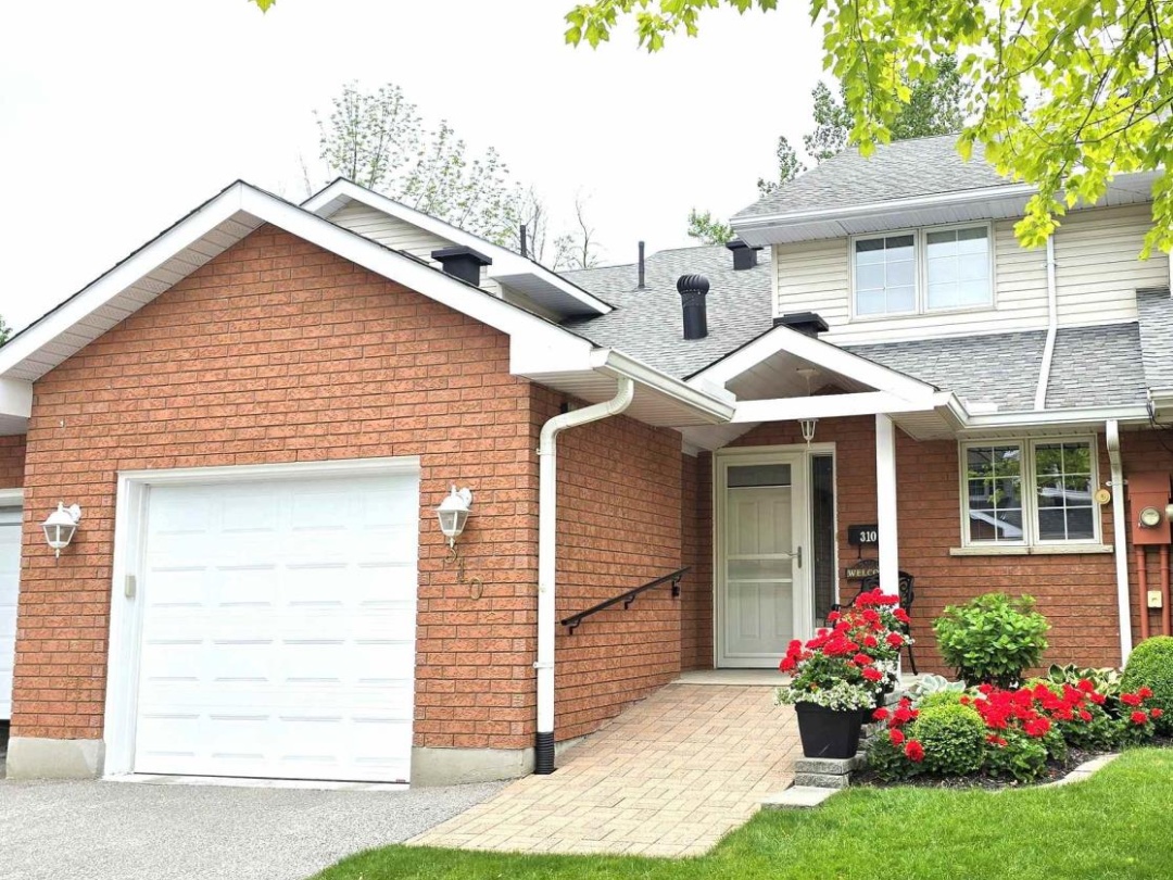 UNIT #310 - 30 MUSEUM DRIVE, 