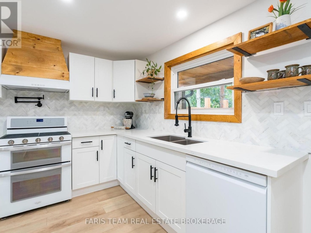 2668 WESTSHORE CRESCENT, 