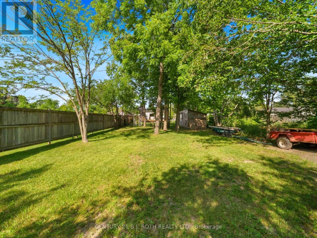 445 PETER STREET N, 
