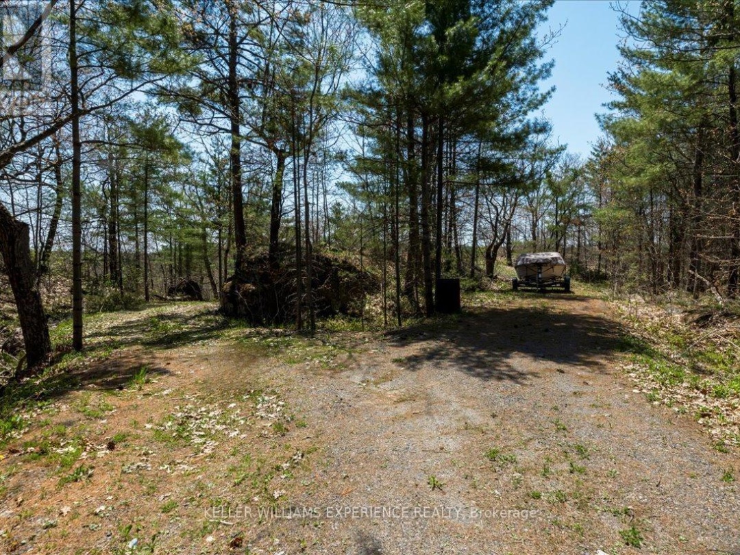 1075 HEINTZMAN GATE, Sparrow Lake