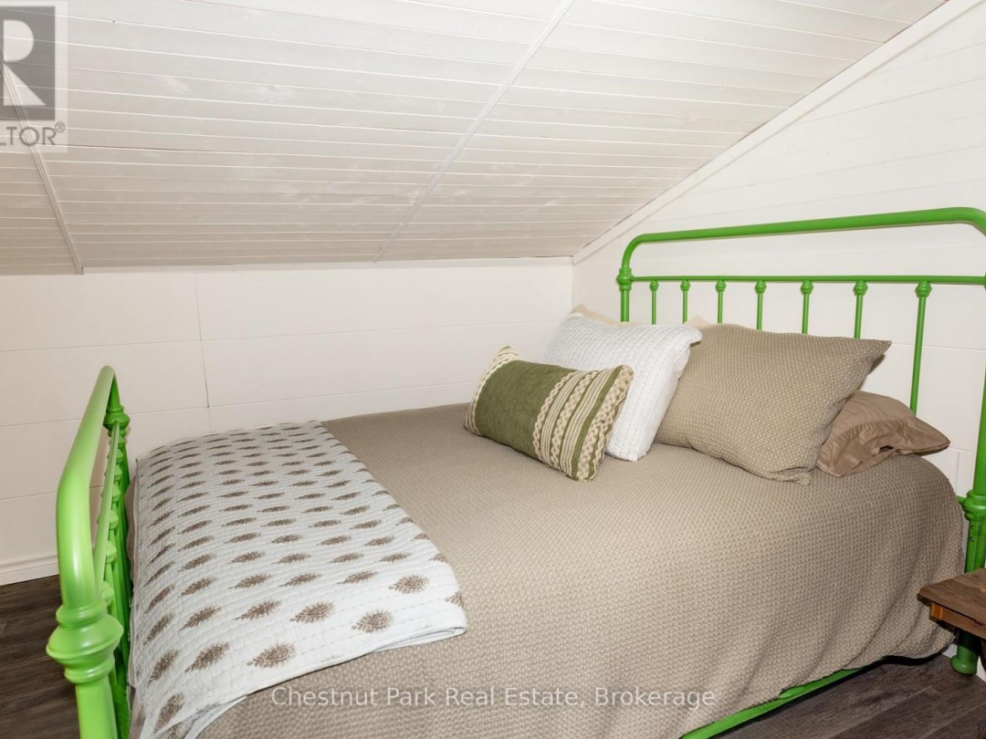 305 SALMON LAKE ROAD, 