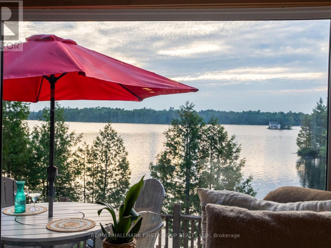 402 STEENBURG LAKE ROAD S, 