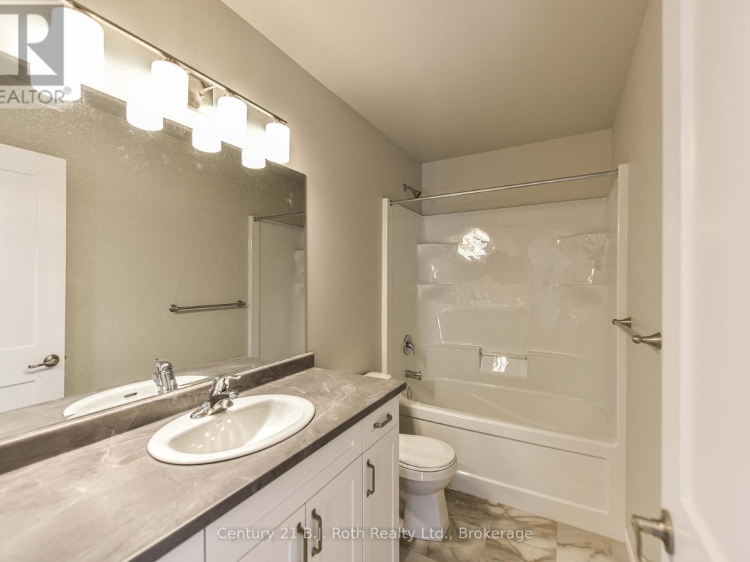 3382 Azcona Avenue, Severn