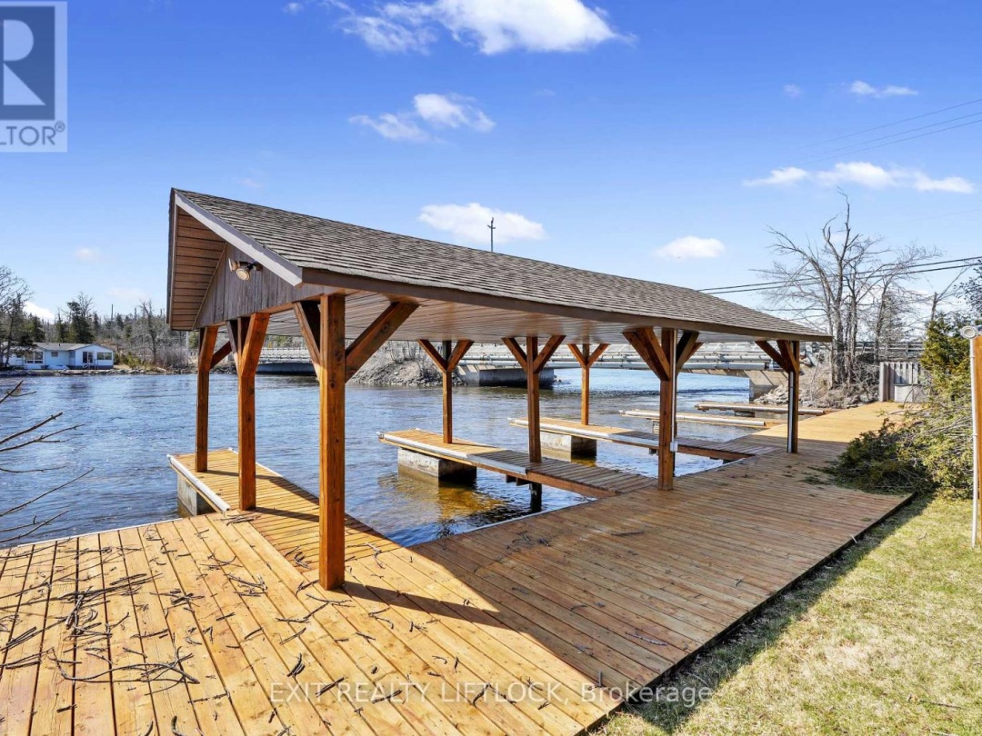 111 200 East Street S, Little Bob Channel Lake