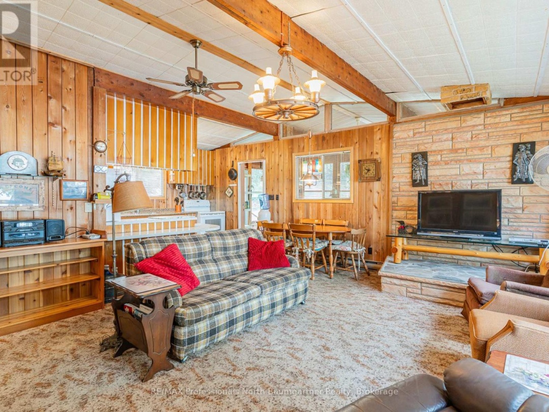 1189 Marathon Drive, Canning Lake