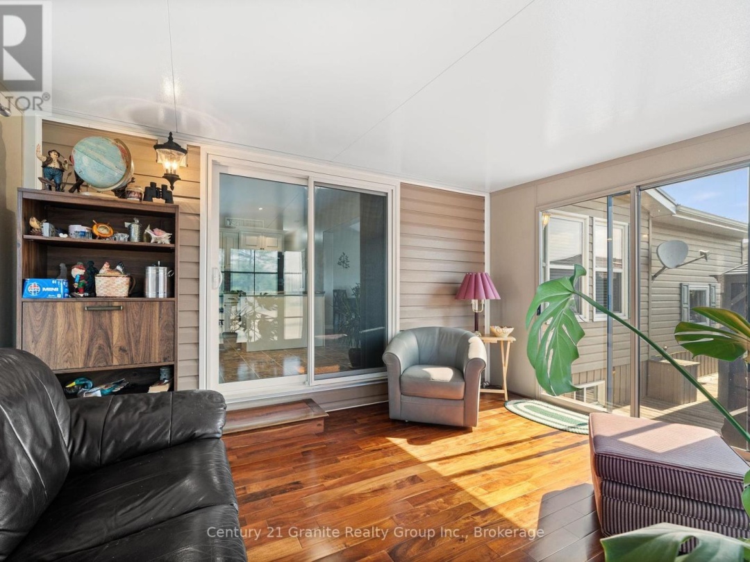 58 CREEKSIDE CIRCLE, 