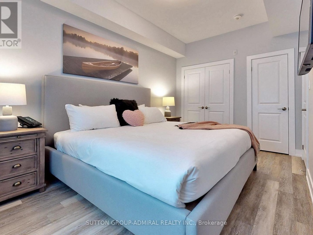 425 - 25 PEN LAKE POINT ROAD, 