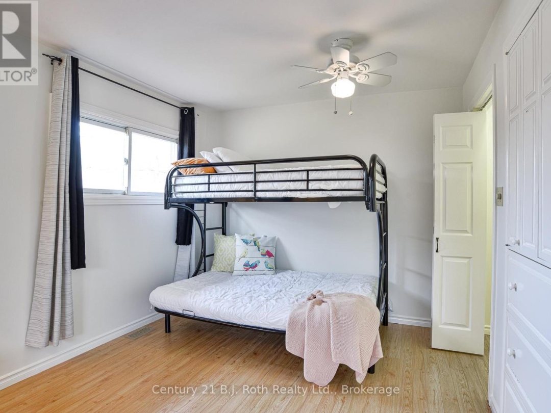 231 VICTORIA CRESCENT, Lake Simcoe