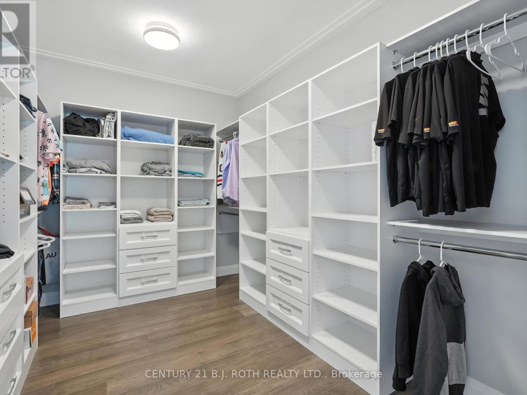 3510 BRENNAN LINE W, 