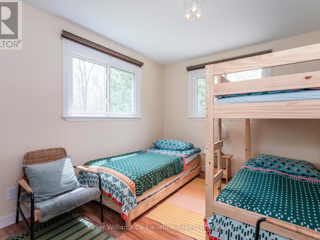 1467 ROSEMOUNT ROAD, 