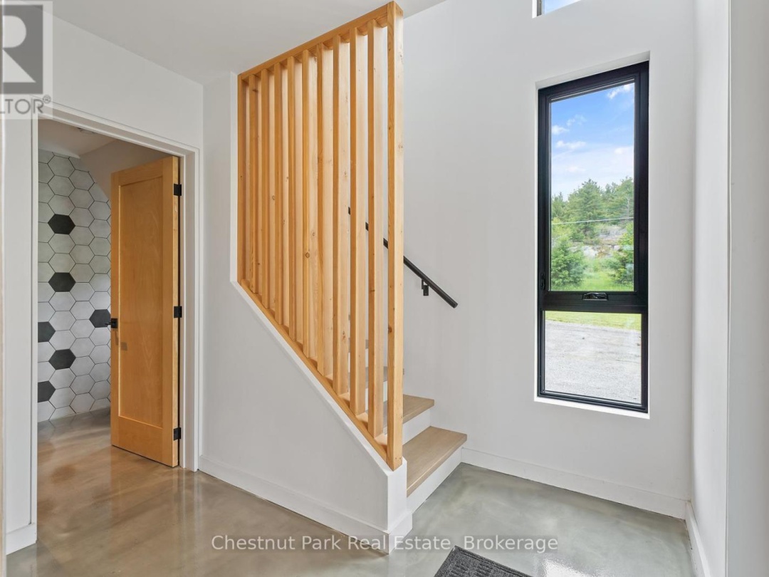 1594 Doe Lake Road, Doe Lake