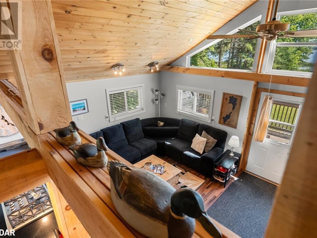 104 Fulsom Crescent, Dalrymple Lake