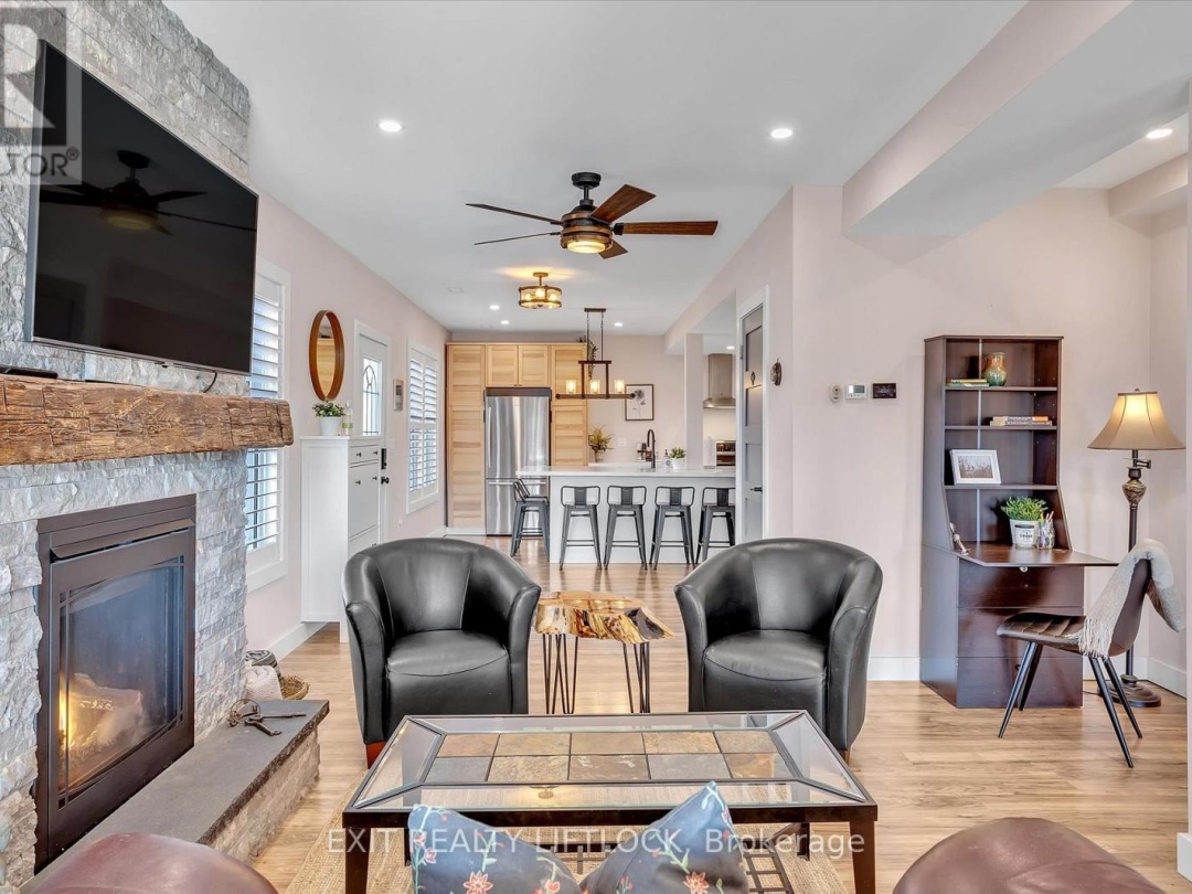 64 Front Street E, Pigeon Lake