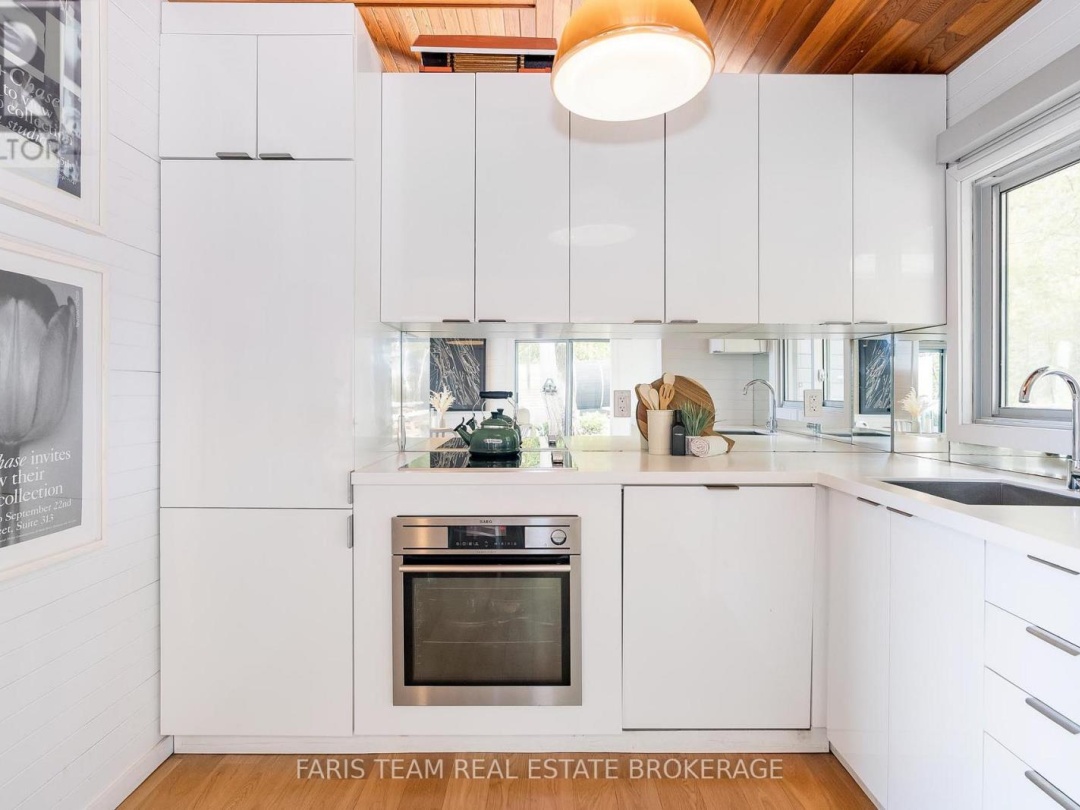 45 IVY LANE, 
