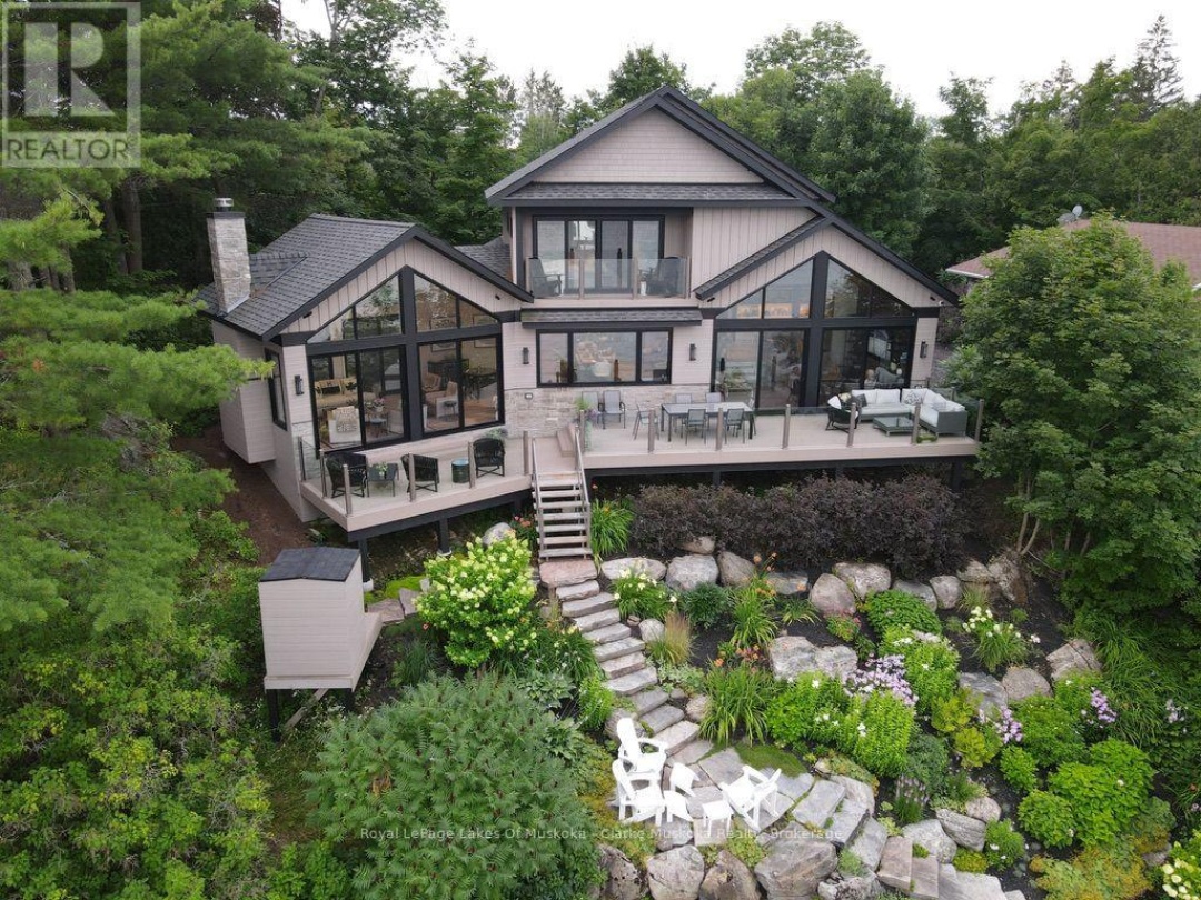 305 Wapaska Crescent, Lake Muskoka