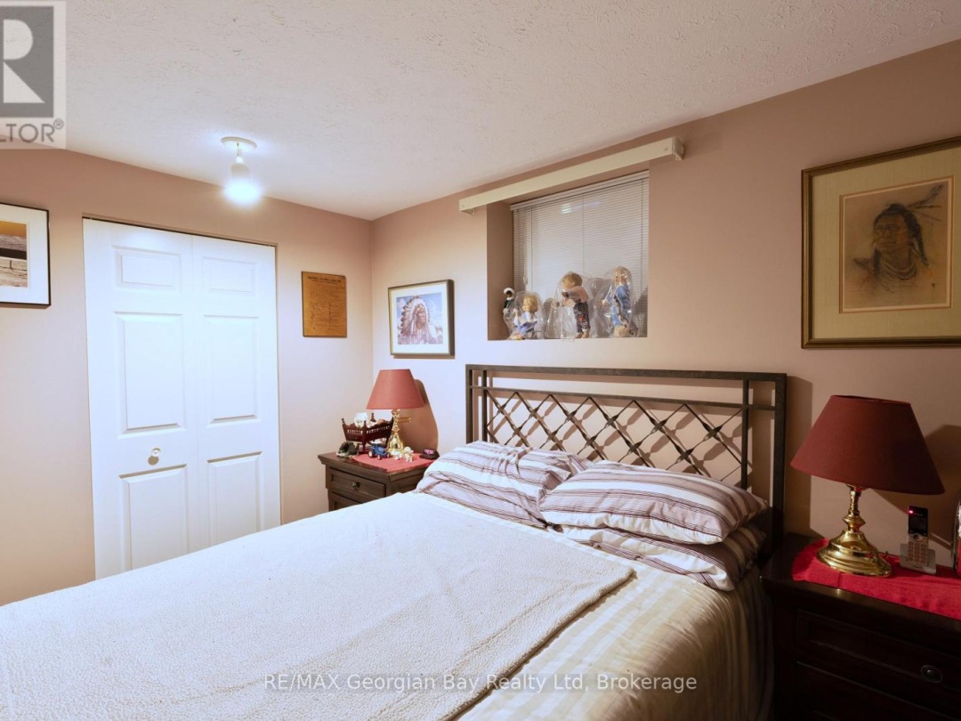 33 ANDERSON CRESCENT, 