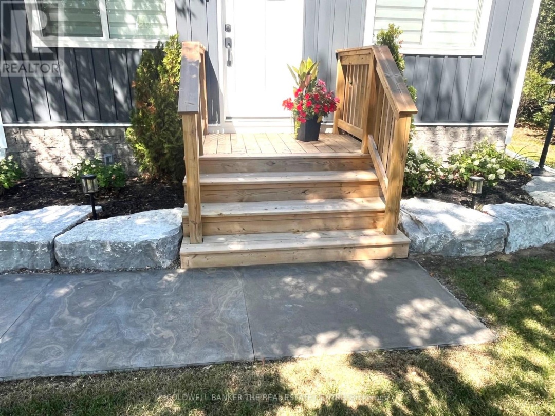 55 PRINCE STREET W, 