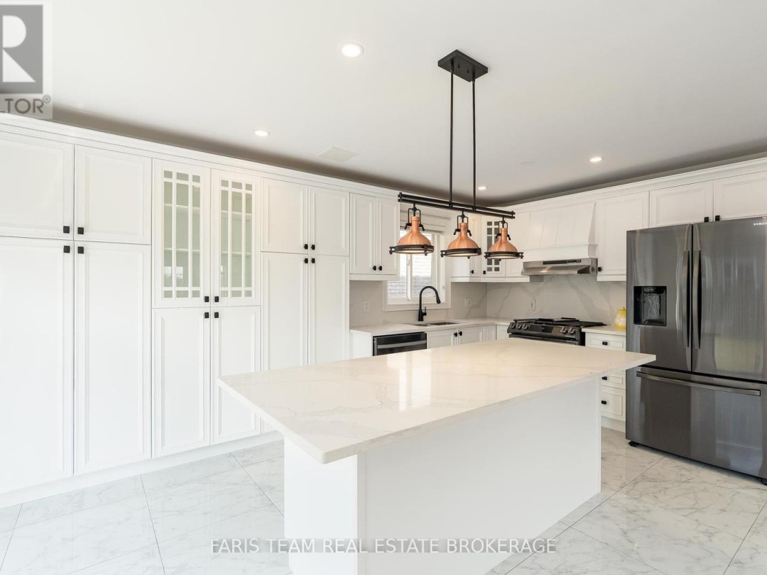 2 VANESSA DRIVE, 