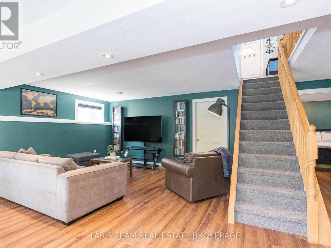 33 GEORGIAS WALK, 