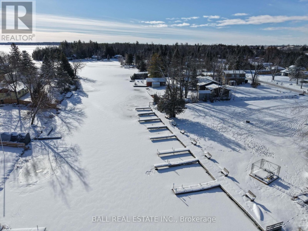 25 BAYVIEW ESTATE ROAD, Sturgeon Lake