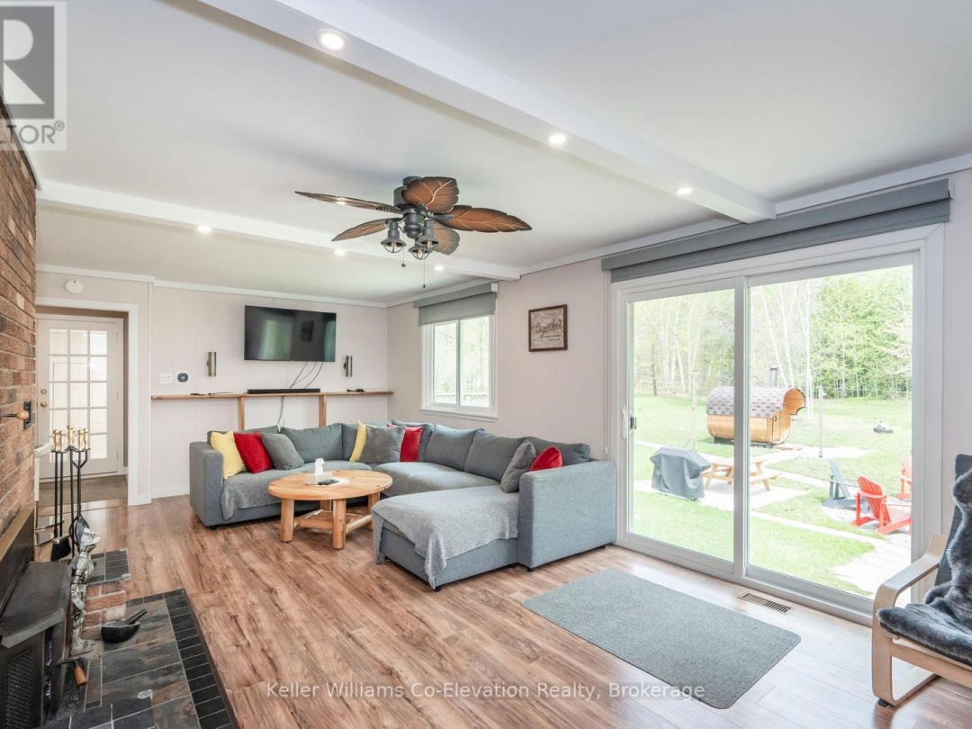 1467 ROSEMOUNT ROAD, 