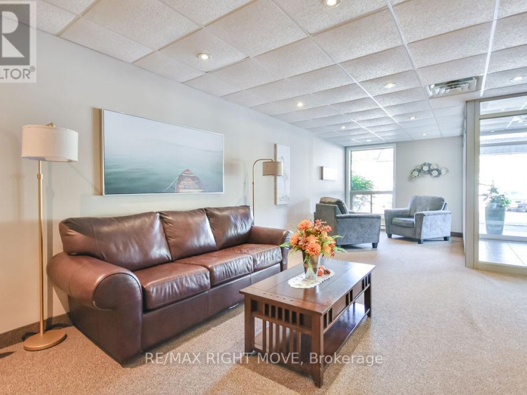 313 - 486 LACLIE STREET, 