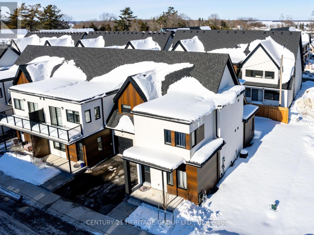 44 Ruby Crescent, Lake Simcoe