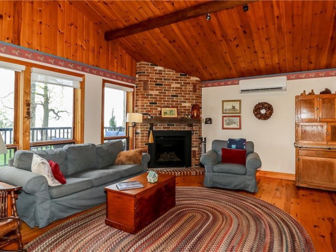 3822 Glenrest Drive Drive, Lake Simcoe