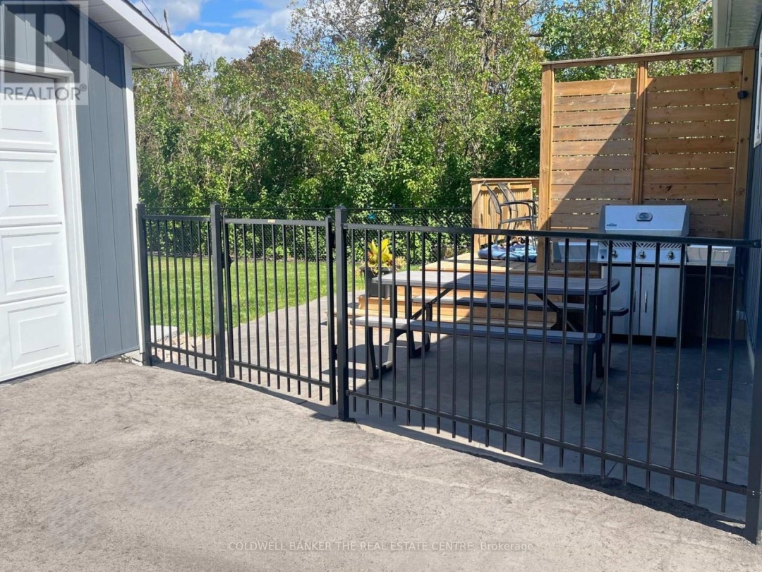 55 PRINCE STREET W, 