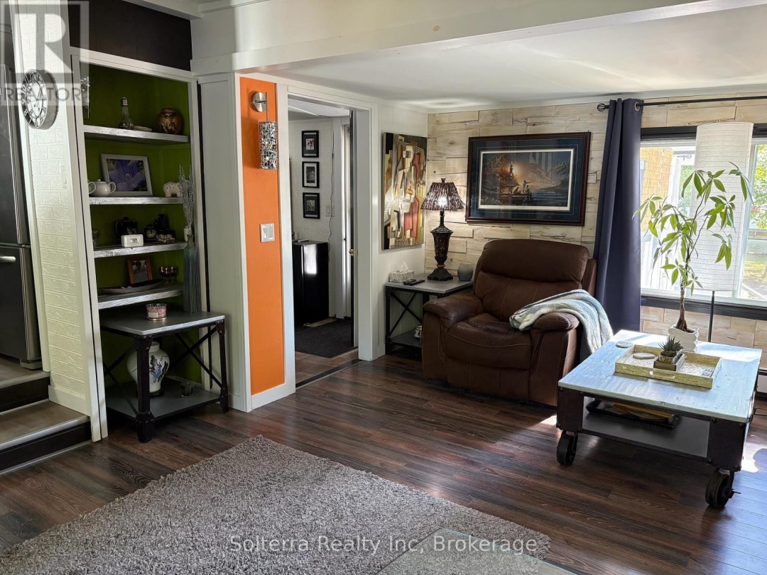 UNIT 402 - 1713 HIGHWAY 11, SOUTH S, 