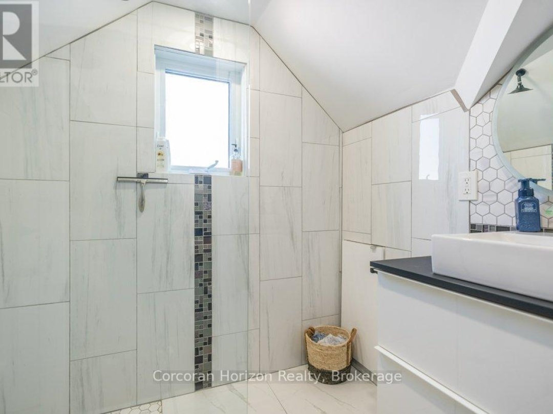 280 Robins Point Road, Georgian Bay
