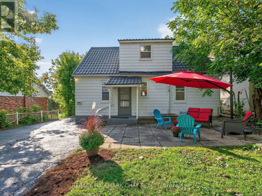 18 NORTH STREET E, 