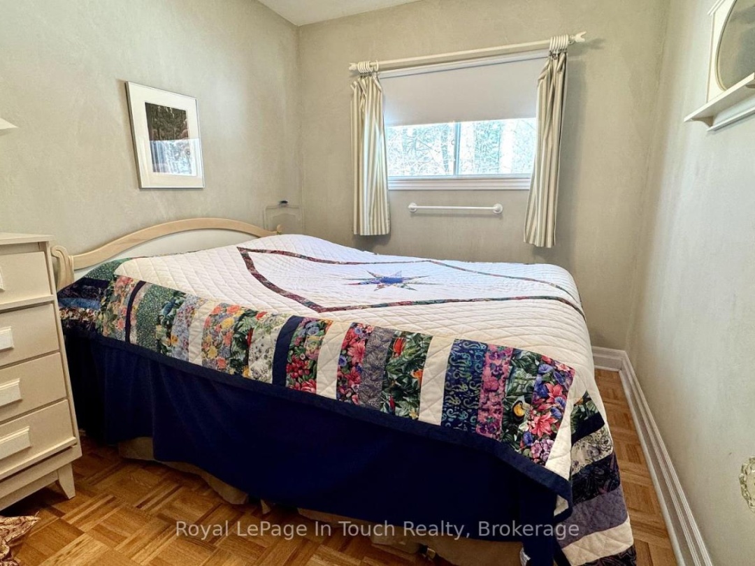 476 Hungry Bay Road E, Six Mile Lake