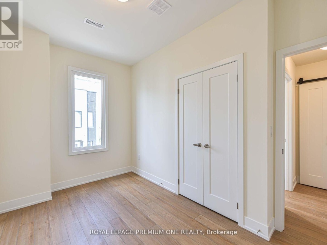12 MARINER'S PIER WAY, 