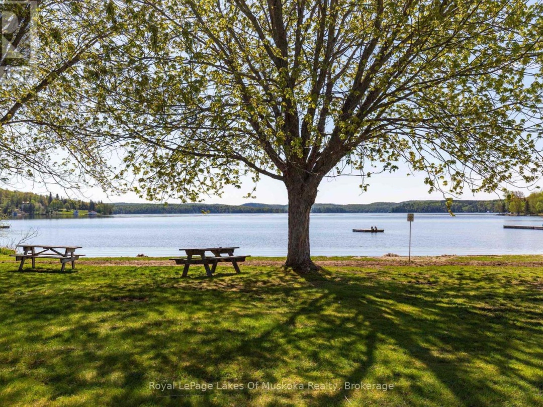 1588 SKYLINE DRIVE, Peninsula Lake