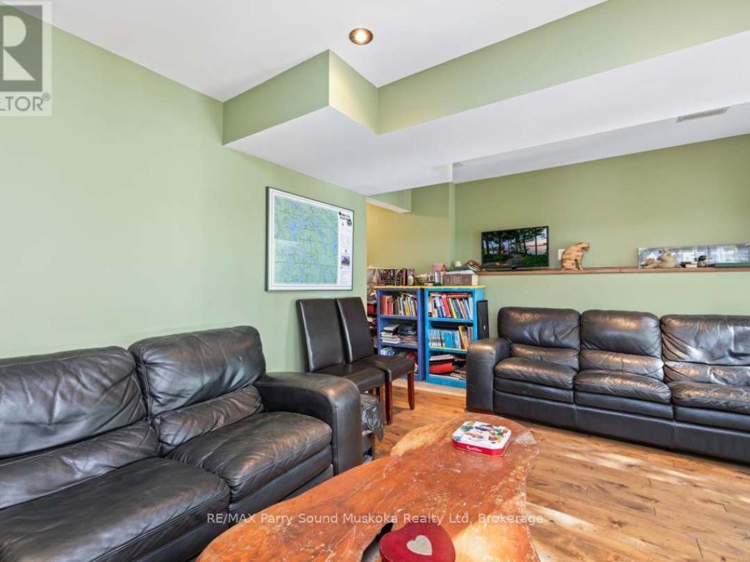 32A STERNER DRIVE, 