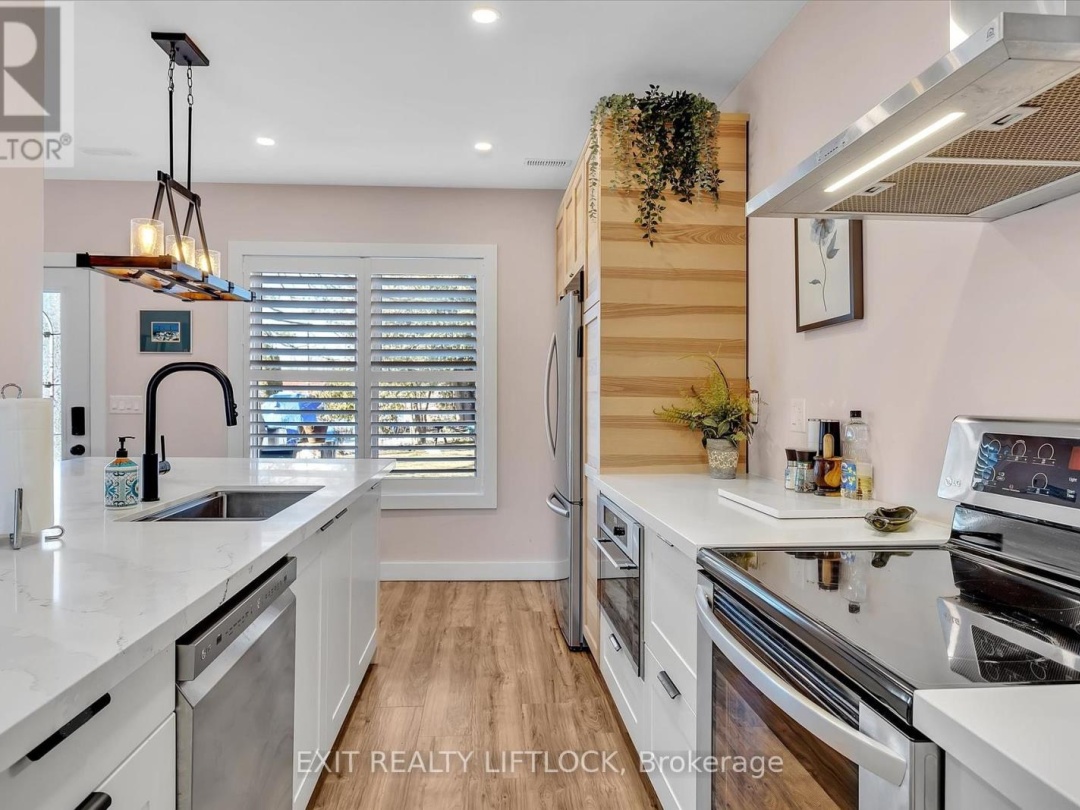 64 Front Street E, Pigeon Lake