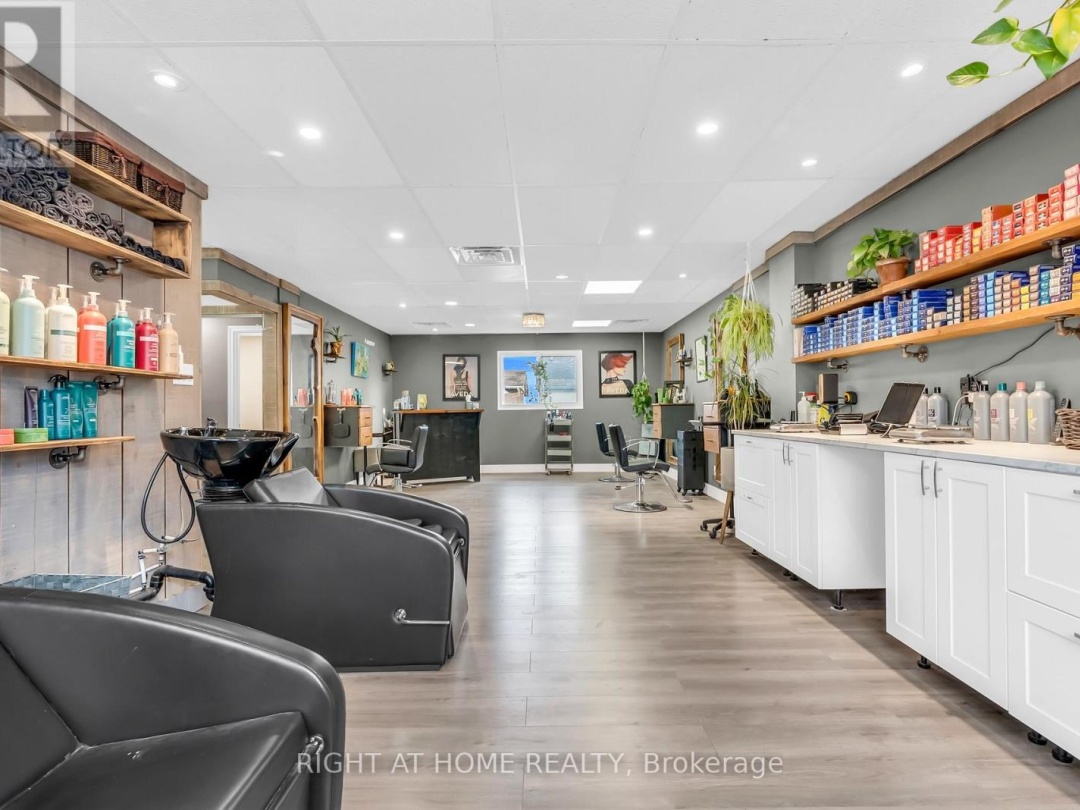 32 MATCHEDASH STREET N, 