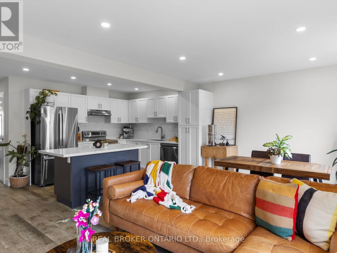 8 NICOLE PARK PLACE, 