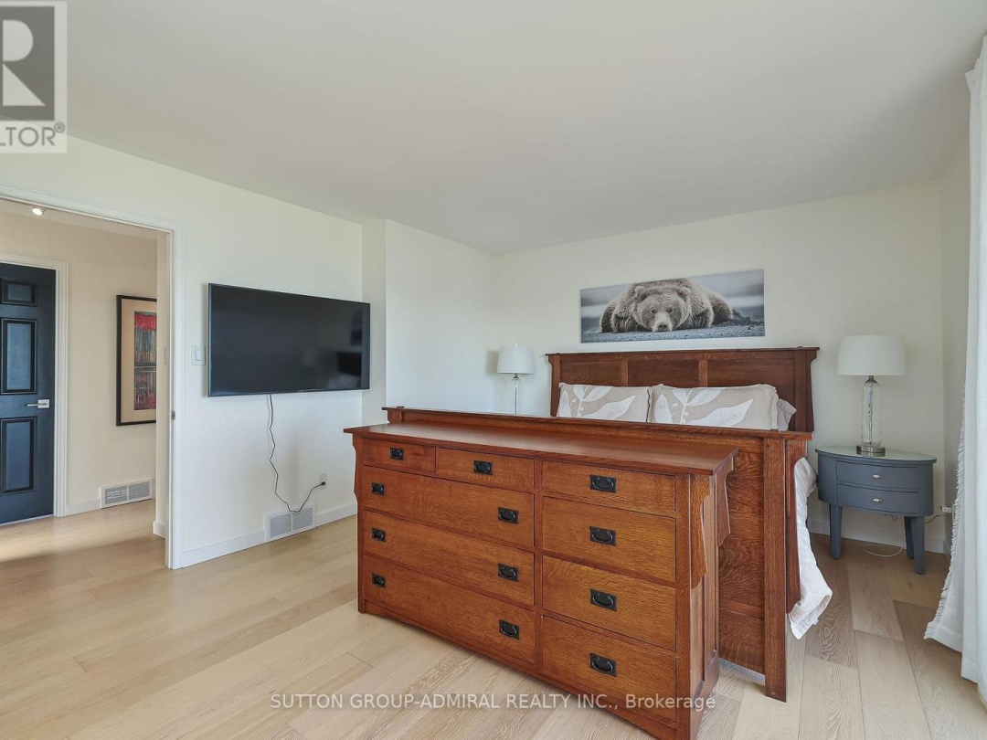 112 BAYSHORE DRIVE, Lake Simcoe