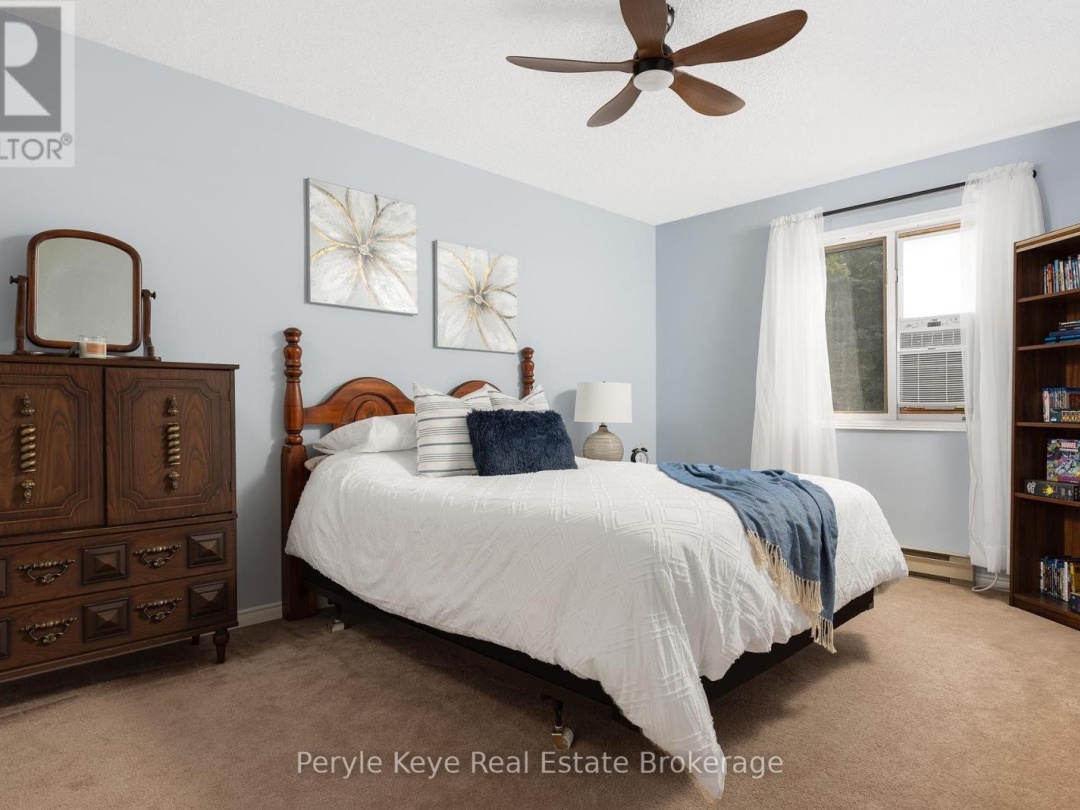 8 SHAW CRESCENT, 