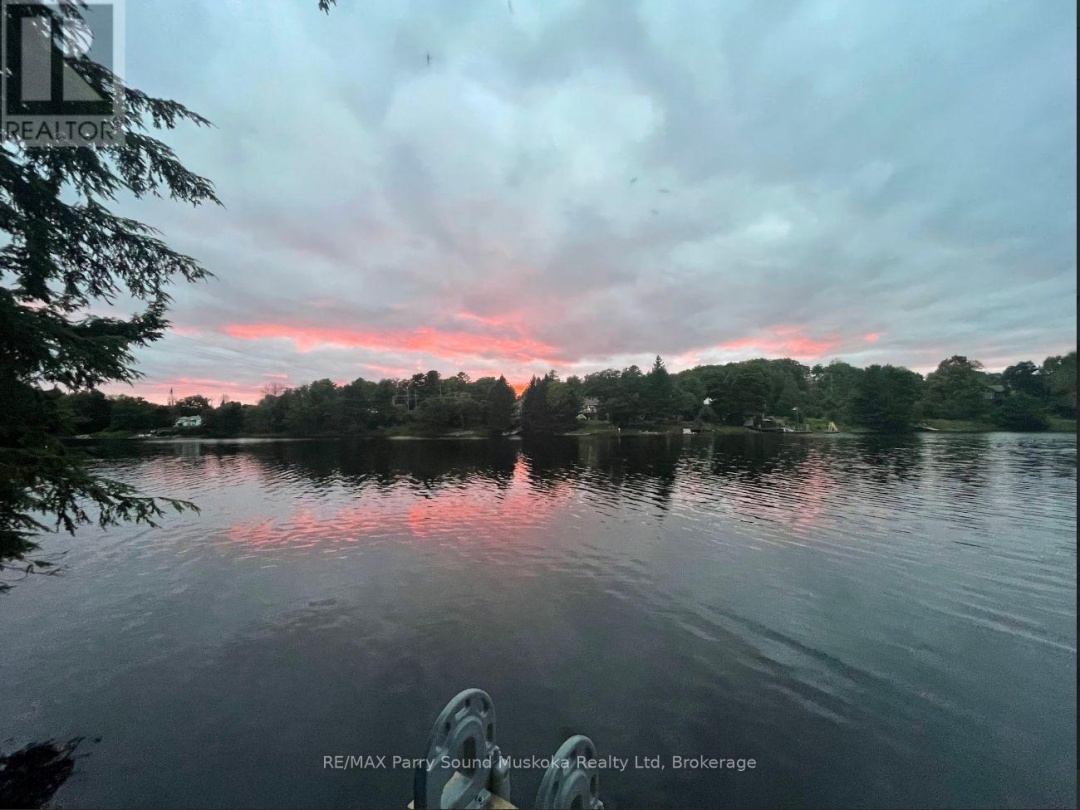 110D LOUISA STREET, Seguin River